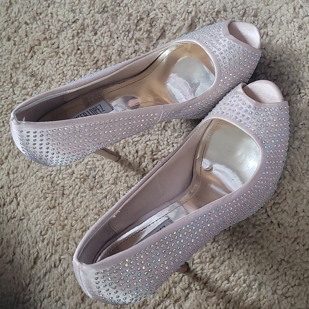 Jennifer Lopez beige sparkly heels